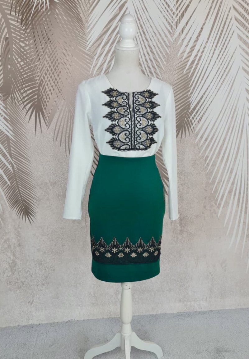 Compleu bluza alba stilizata si fusta verde cu broderie Antonia