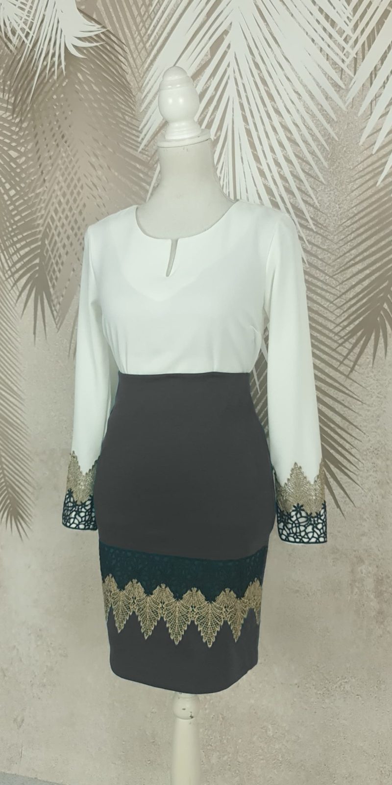 Fusta gri cu broderie Carina