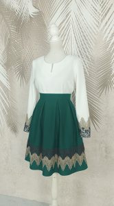 Fusta in pliuri verde cu broderie Carina