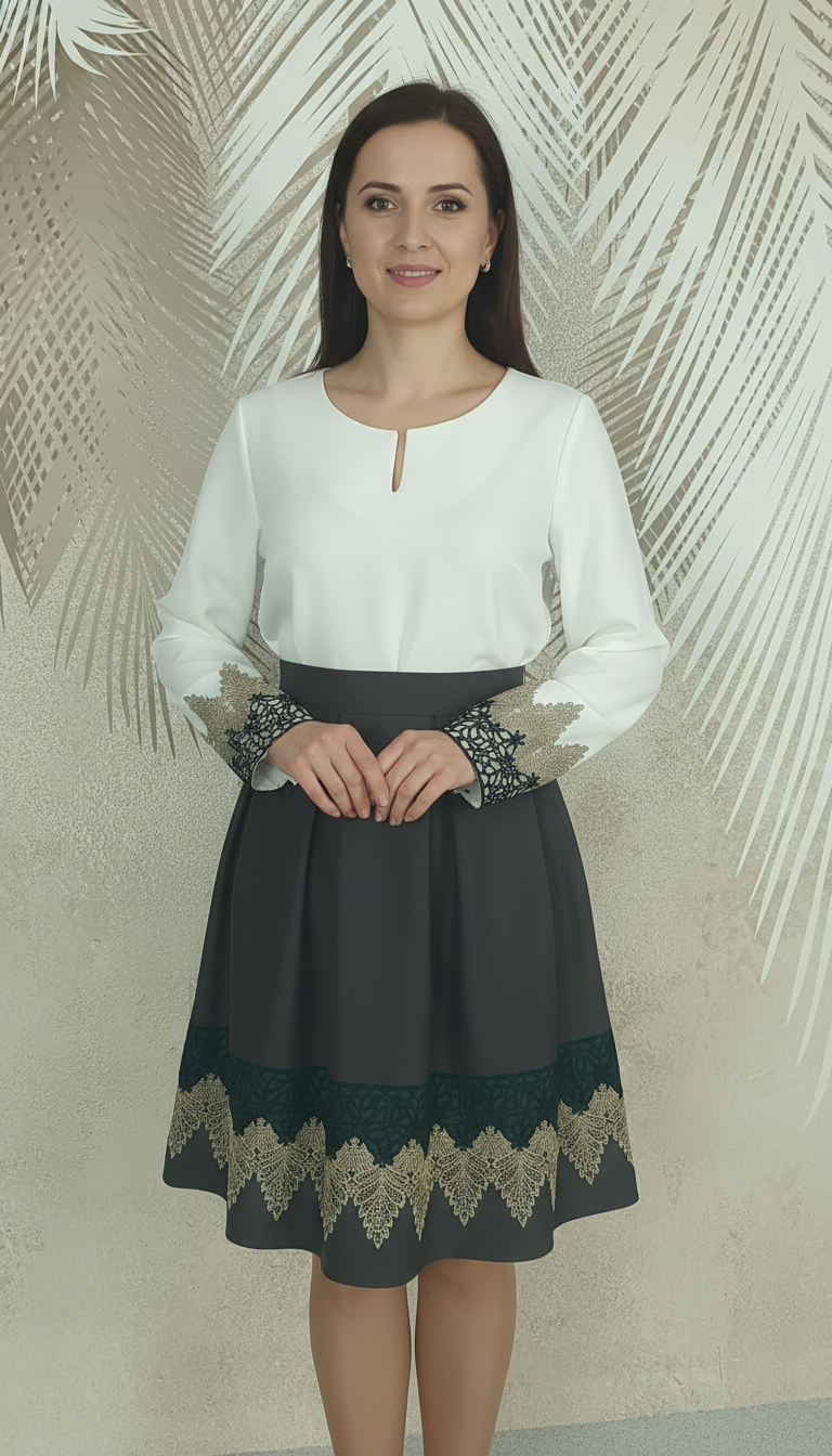 Compleu bluza alba stilizata si fusta gri in pliuri cu broderie Carina