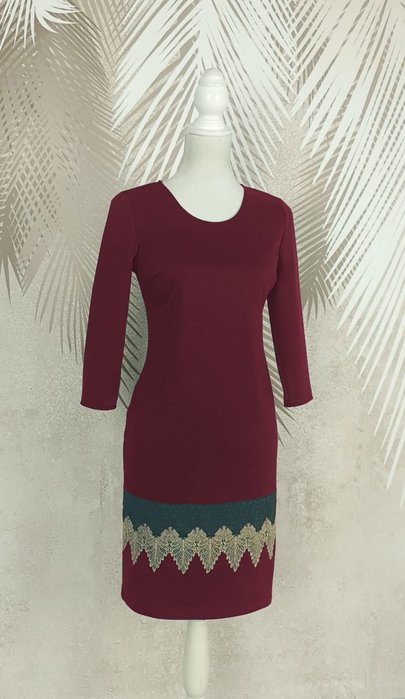 Rochie visinie cu broderie Carina