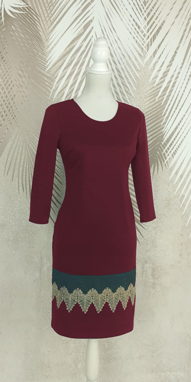 Rochie visinie cu broderie Carina