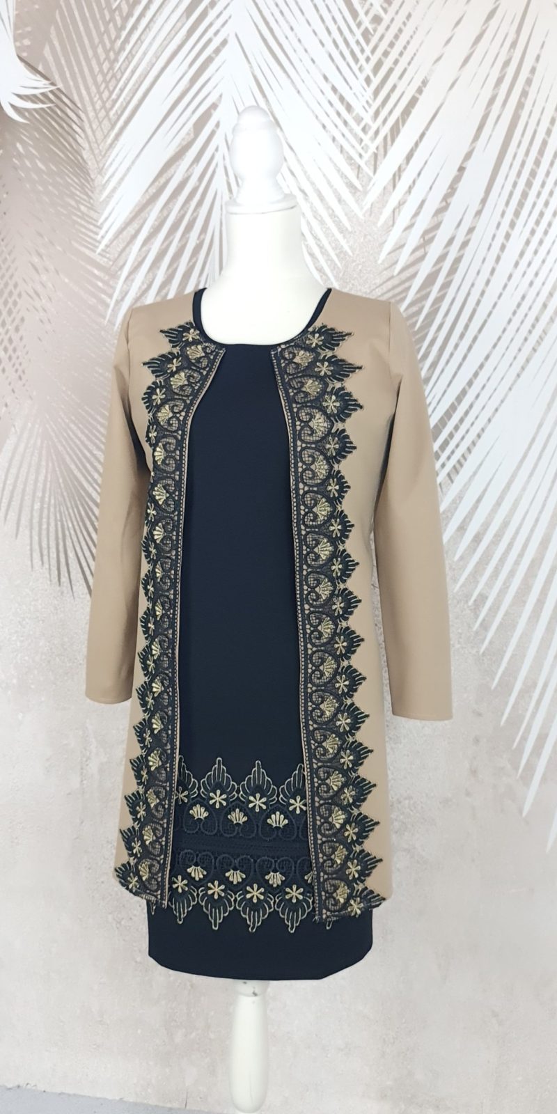 Cardigan elegant bej cu broderie Renata