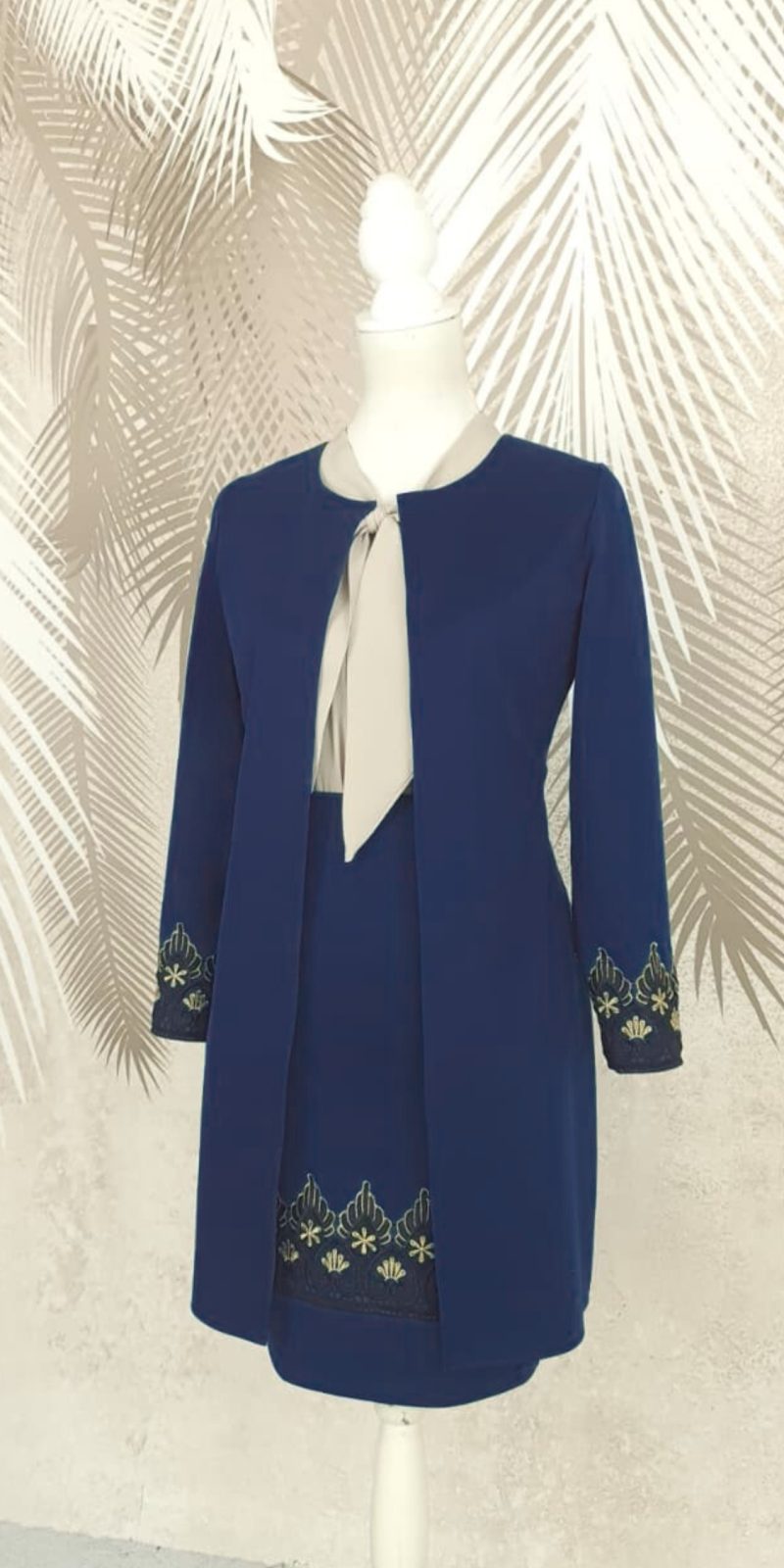 Cardigan elegant bleumarin cu broderie Eva