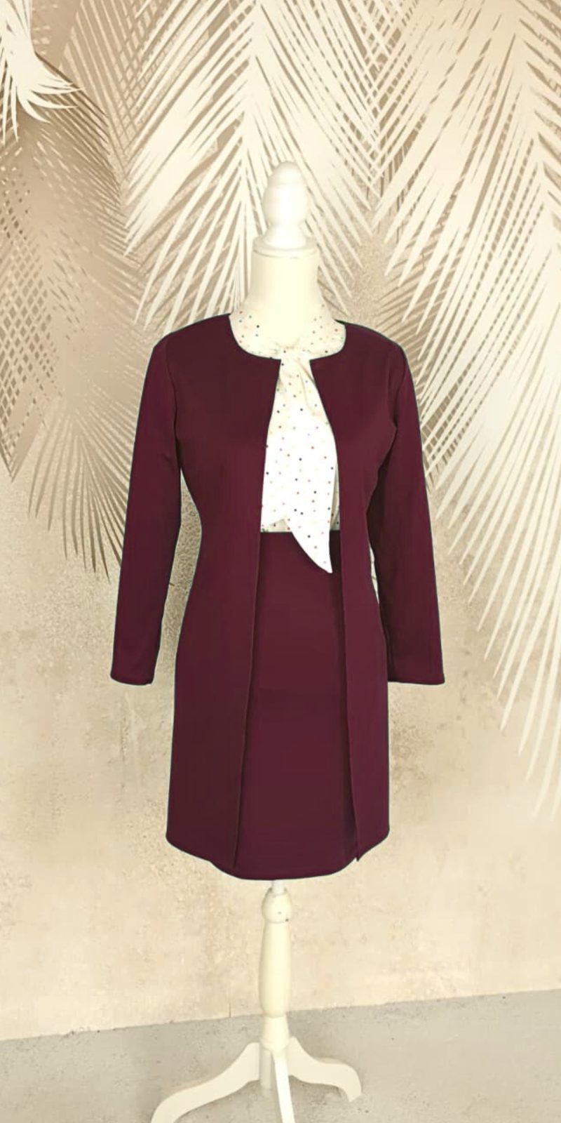 Compleu cardigan si fusta visinie si bluza alba cu buline colorate