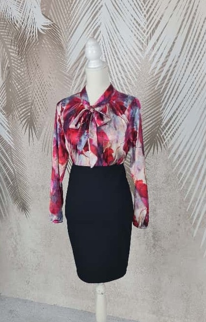 Compleu bluza eleganta Smaranda ciclam si fusta neagra conica