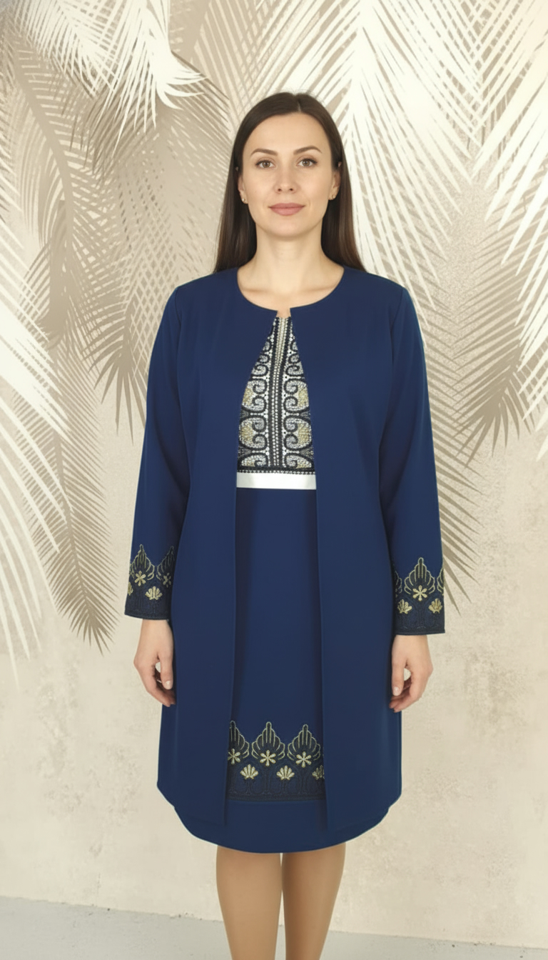 Compleu cardigan si fusta conica bleumarin cu broderie si cu bluza alba stilizata Eva