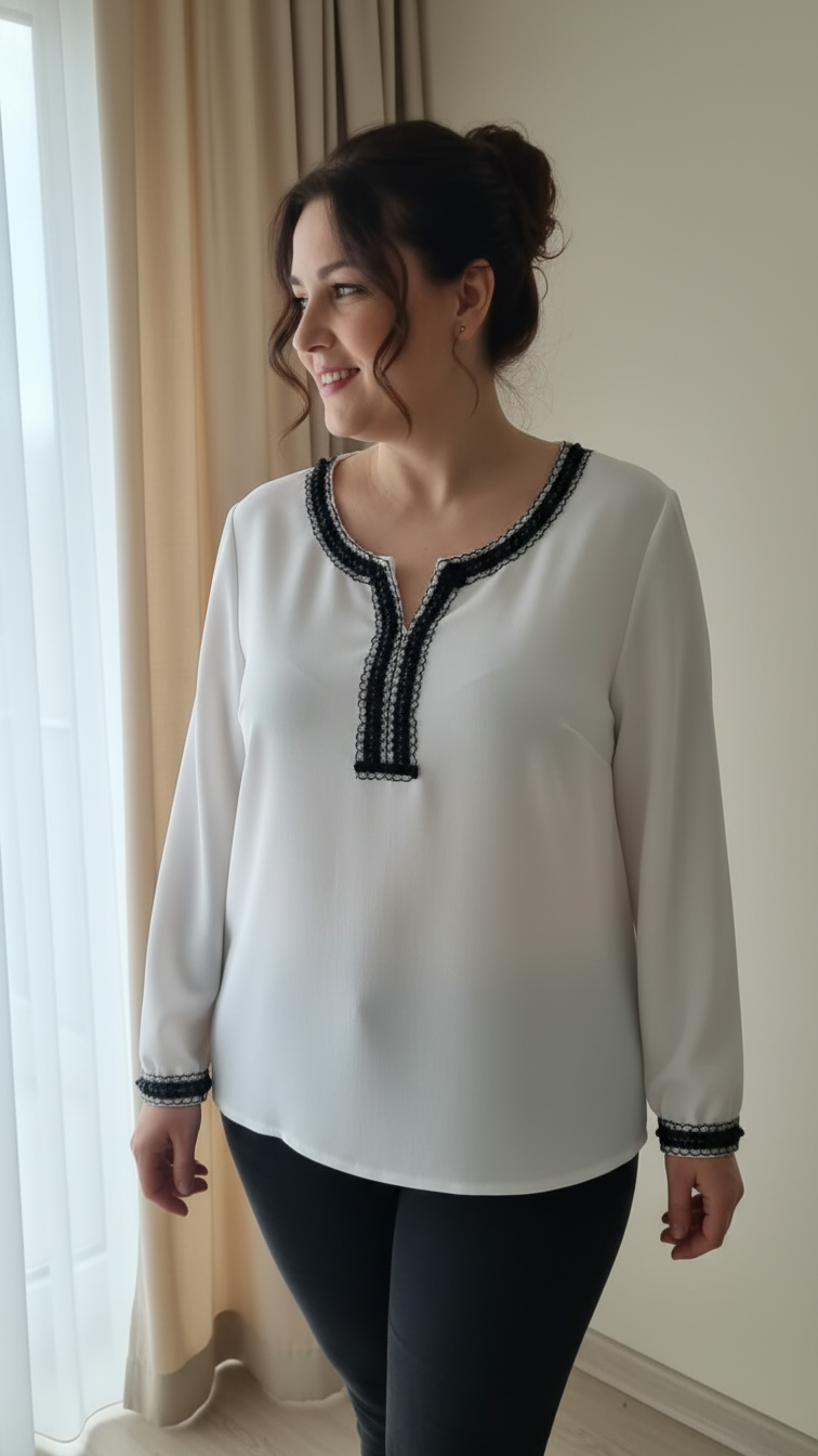 Bluza alba stilizata cu broderie neagra Sofia