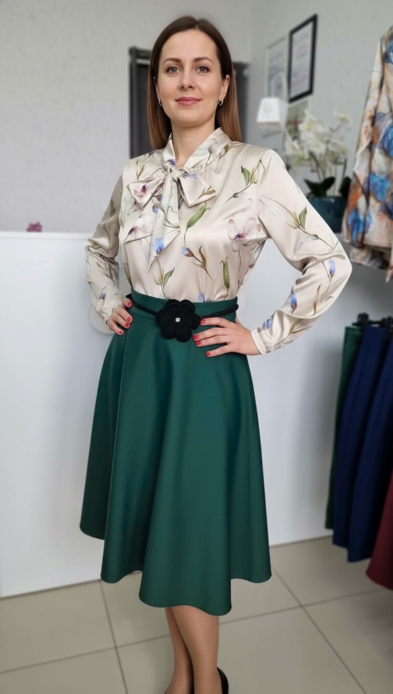 Compleu bluza eleganta Amalia si fusta clos verde